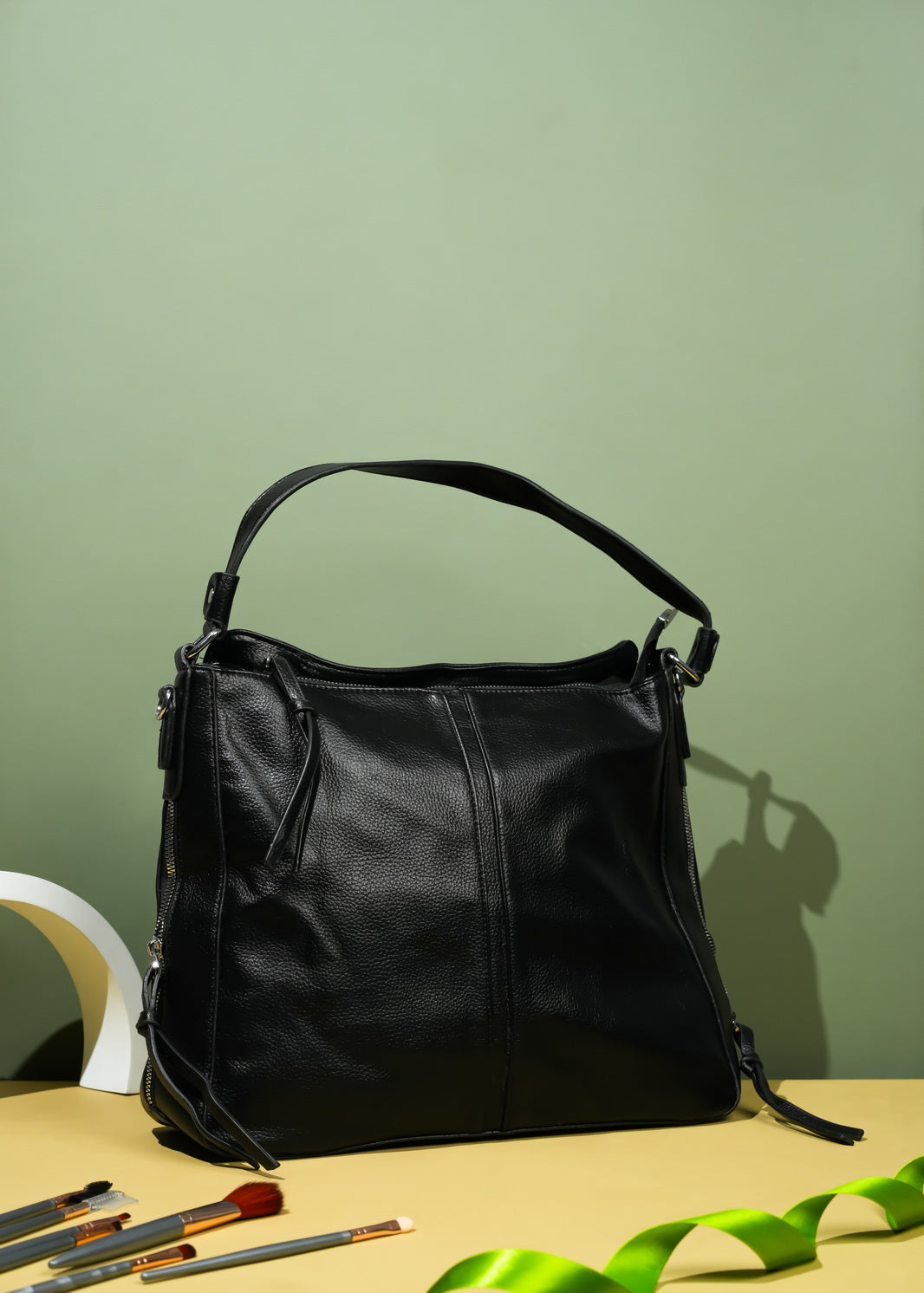 Flavia Shoulder Bag