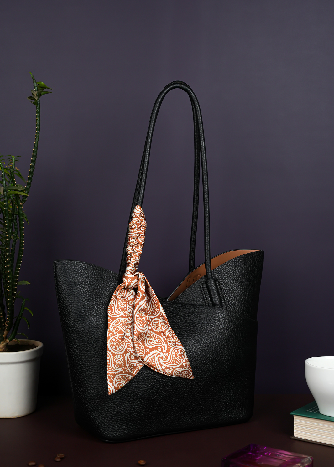 Avenya Tote bag